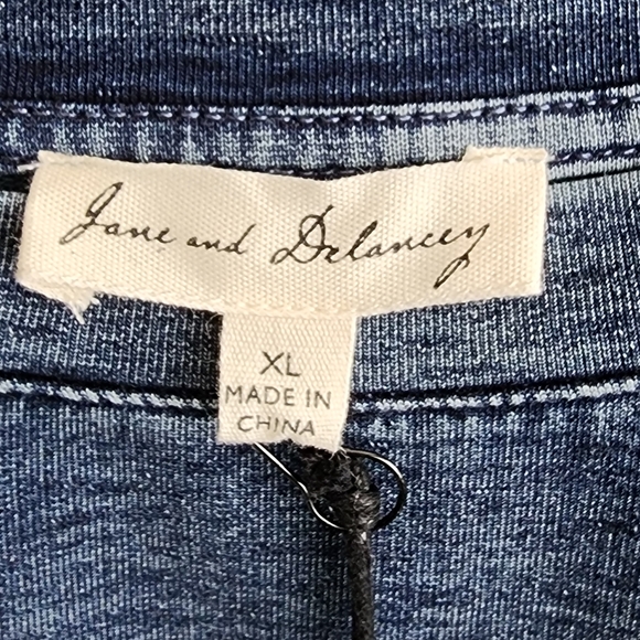 Jane and Delancey Blue Chambray Split Sleeve Top Size XL - Picture 2 of 11